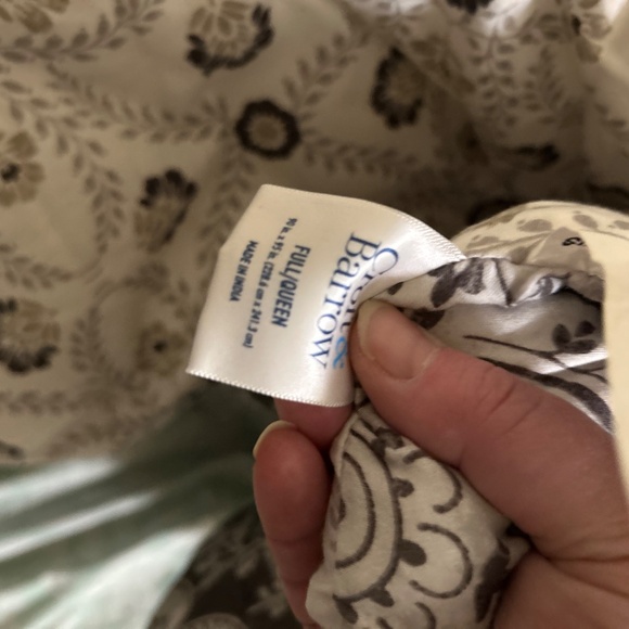 Croft & Barrow Full/Queen Damaske Reversible Bedspread - Picture 5 of 5